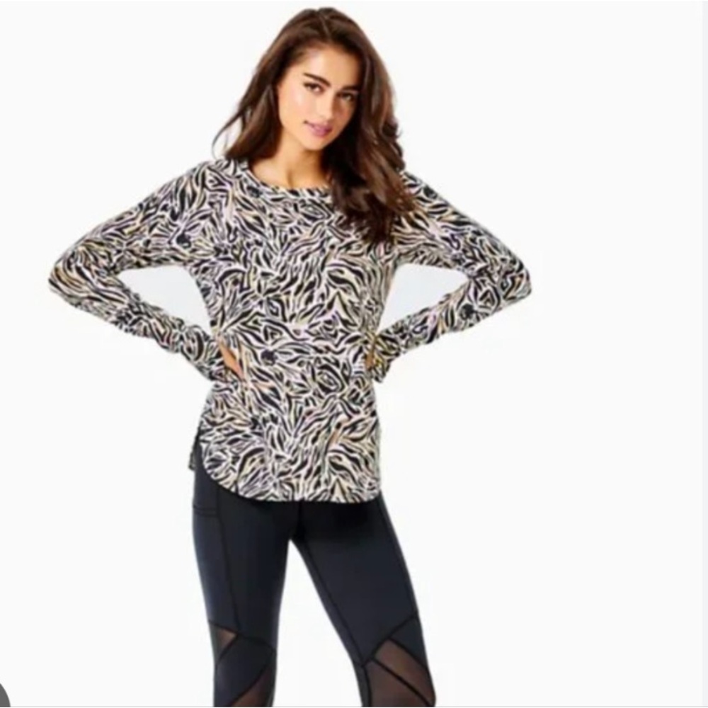 Lilly Pulitzer Black White and Cream Abstract Print Long Sleeve Tee
